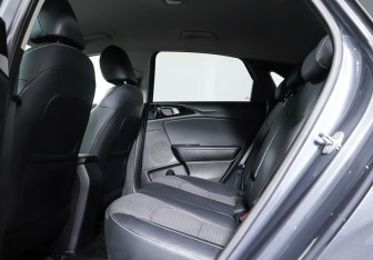 Подержанный автомобиль Kia Ceed Hatchback 2018 года (21 фото)