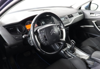 Подержанный автомобиль Citroen C5 Sedan 2011 года (5 фото)