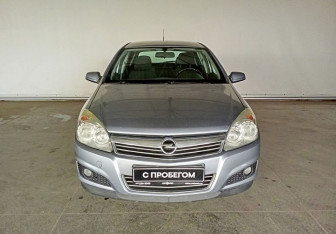 Подержанный автомобиль Opel Astra Hatchback 2009 года (2 фото)