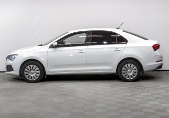 Подержанный автомобиль Skoda Rapid Liftback 2021 года (8 фото)