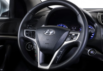 Подержанный автомобиль Hyundai i40 Sedan 2013 года (13 фото)