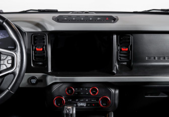 Подержанный автомобиль Ford Bronco 2021 года (13 фото)