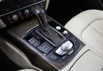 Подержанный автомобиль Audi A6 Sedan 2015 года (18 фото)
