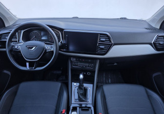 Подержанный автомобиль Jetta VS7 2022 года (11 фото)