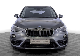 Подержанный автомобиль BMW X1 2017 года (2 фото)