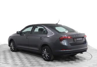 Подержанный автомобиль Skoda Rapid Liftback 2021 года (7 фото)