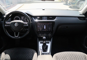 Подержанный автомобиль Skoda Octavia Liftback 2016 года (9 фото)