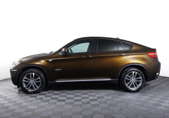 Подержанный автомобиль BMW X6 2013 года (8 фото)