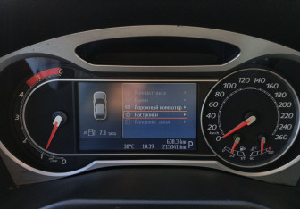 Подержанный автомобиль Ford Mondeo Sedan 2010 года (22 фото)