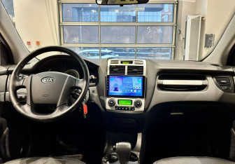 Подержанный автомобиль Kia Sportage 2008 года (16 фото)