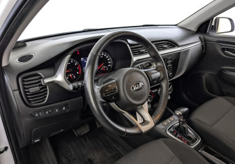 Подержанный автомобиль Kia Rio Sedan 2021 года (15 фото)