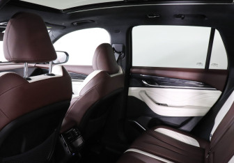 Подержанный автомобиль Geely Monjaro 2023 года (11 фото)