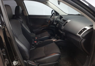 Подержанный автомобиль Citroen C-Crosser 2011 года (10 фото)