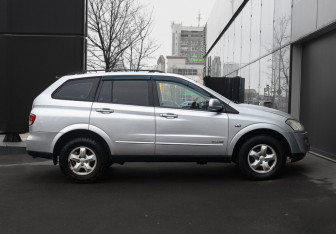 Подержанный автомобиль SsangYong Kyron 2010 года (4 фото)