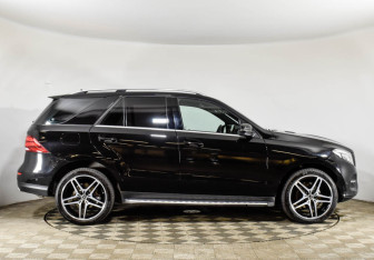 Подержанный автомобиль Mercedes-Benz GLE 2015 года (4 фото)