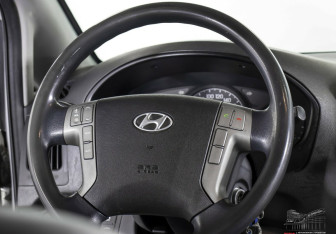 Подержанный автомобиль Hyundai Grand Starex 2014 года (9 фото)