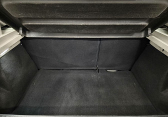 Подержанный автомобиль Renault Sandero 2016 года (13 фото)