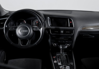 Подержанный автомобиль Audi Q5 2016 года (12 фото)