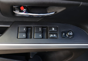 Подержанный автомобиль Suzuki SX4 Hatchback 2014 года (11 фото)