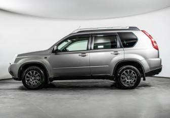 Подержанный автомобиль Nissan X-Trail 2008 года (8 фото)