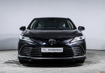 Подержанный автомобиль Toyota Camry Sedan 2021 года (2 фото)