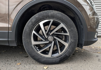 Подержанный автомобиль Volkswagen Tiguan 2019 года (18 фото)