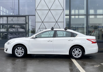 Подержанный автомобиль Nissan Teana 2015 года (8 фото)