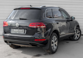 Подержанный автомобиль Volkswagen Touareg 2013 года (5 фото)
