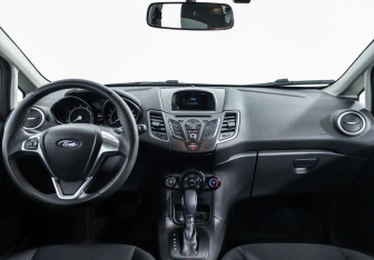 Подержанный автомобиль Ford Fiesta Sedan 2018 года (8 фото)