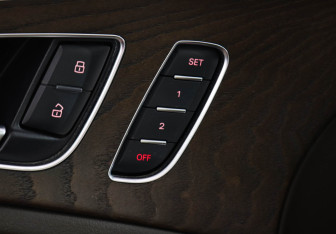 Подержанный автомобиль Audi A6 Sedan 2015 года (14 фото)