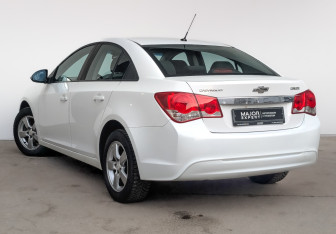 Подержанный автомобиль Chevrolet Cruze Sedan 2013 года (6 фото)