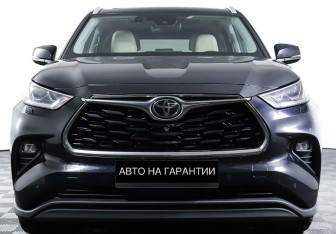 Подержанный автомобиль Toyota Highlander 2020 года (2 фото)