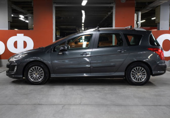 Подержанный автомобиль Peugeot 308 Wagon 2008 года (8 фото)