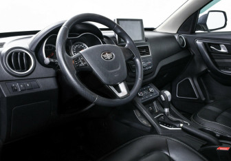 Подержанный автомобиль FAW Besturn X40 2019 года (8 фото)