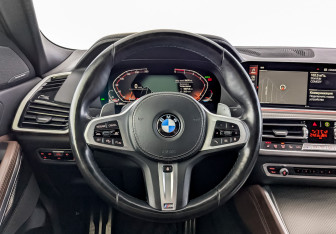 Подержанный автомобиль BMW X6 2021 года (22 фото)
