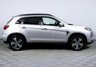 Подержанный автомобиль Mitsubishi ASX 2021 года (4 фото)