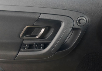 Подержанный автомобиль Skoda Fabia Hatchback 2010 года (16 фото)