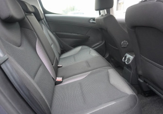 Подержанный автомобиль Peugeot 308 Hatchback 2010 года (10 фото)