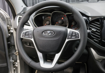Подержанный автомобиль LADA (ВАЗ) Vesta Wagon 2018 года (17 фото)