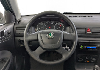 Подержанный автомобиль Skoda Octavia Liftback 2010 года (21 фото)