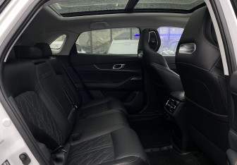 Подержанный автомобиль Changan UNI-K 2022 года (30 фото)