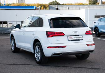 Подержанный автомобиль Audi Q5 2019 года (7 фото)