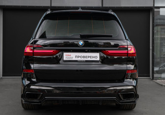 Подержанный автомобиль BMW X7 2019 года (5 фото)