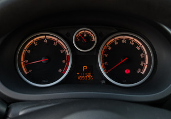 Подержанный автомобиль Opel Corsa 2007 года (15 фото)