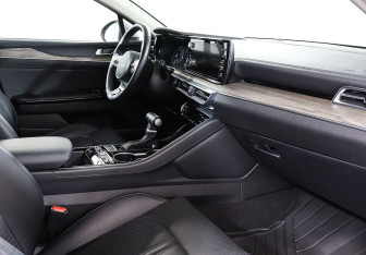 Подержанный автомобиль Kia K5 2022 года (10 фото)