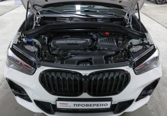 Подержанный автомобиль BMW X1 2021 года (9 фото)