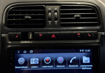 Подержанный автомобиль Volkswagen Polo Sedan 2015 года (11 фото)