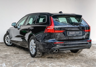 Подержанный автомобиль Volvo V60 2020 года (7 фото)