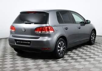 Подержанный автомобиль Volkswagen Golf Hatchback 2010 года (5 фото)