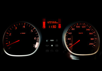 Подержанный автомобиль Renault Duster 2013 года (13 фото)